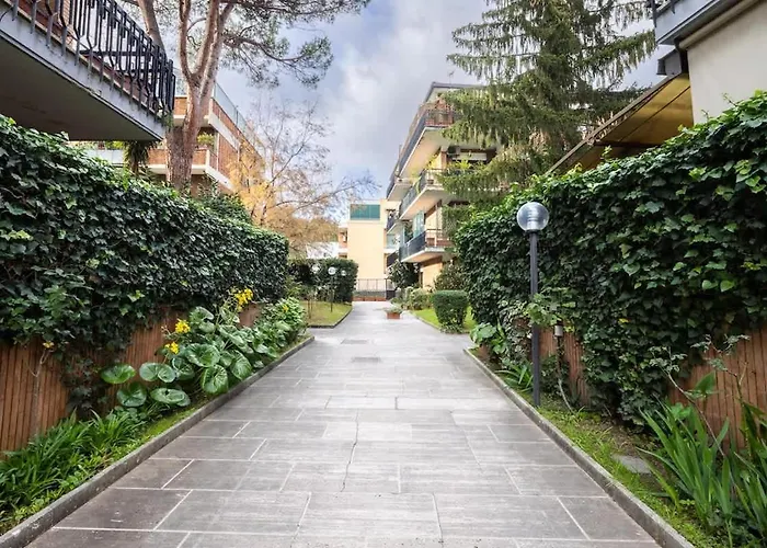 Garden House By Buddyrent Apartament